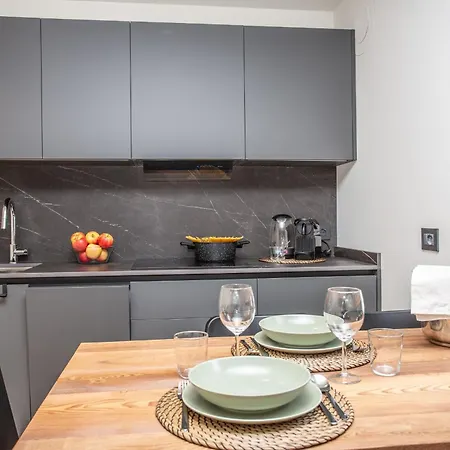 Flora Alpina Experience - Ski-to-door Brand New With Indoor Garage&mountain View